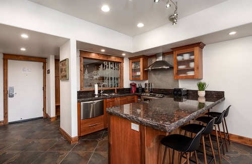 North Park City Condo | Unit 140 - Ski In/Ski Out Luxury Condo with Fireplace, Pool, Hot Tub, A/C