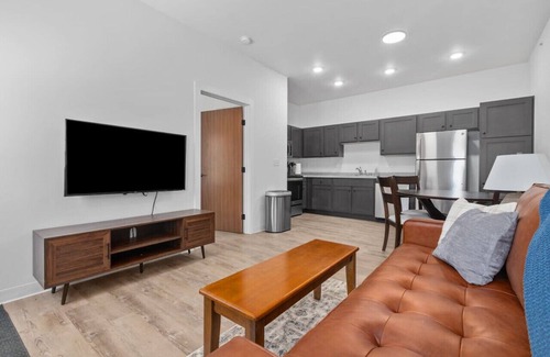 Neenah Apartment | Unit 18 at Fox Flats (1 Bed/Garage/Washer & Dryer)