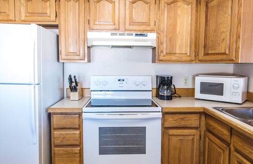 Red Lodge Condo | Unit #2 Cozy 2 Bed/2 Bath Condo on Golf Course with Hot tub/Sauna/Pool