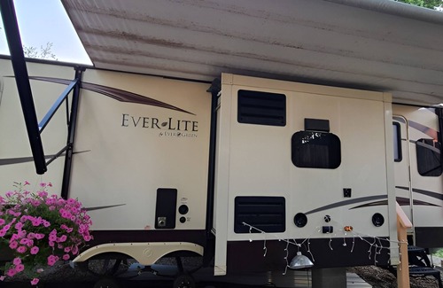 Monticello House | Unit #2 RV (Reggae Reef Villa)