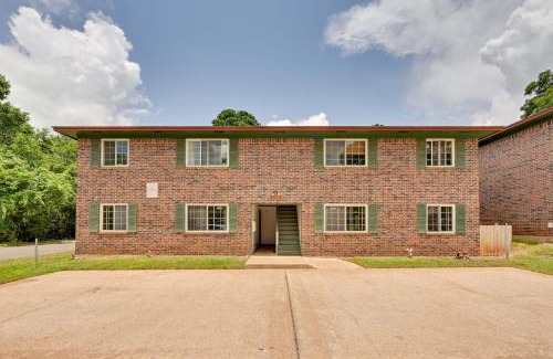 Nacogdoches Apartment | UNIT 2 - Walk to SFA Campus, Comfy, Children & Pet-Friendly Nacogdoches Condo