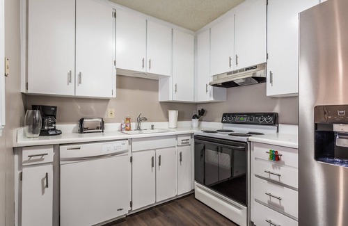 Overland Park House | Unit 3: Cute and affordable 4BDR duplex in Overland Park for up to 10 people!