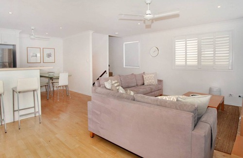 Marcoola Apartment | Unit 4 'Marcoola Sands' on Petrie Avenue