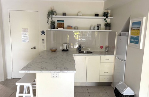Noosaville Apartment | Unit 47 - Nautical Stylish Ground Level 1 Bedroom Unit