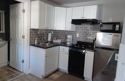 Monticello Apartment | Unit 6 on the water 2 queen beds