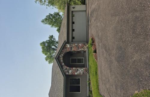 Birchwood Apartment | Unit 701 5 bd 3 ba condo