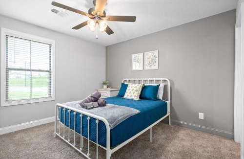 Clarksville House | Unit #801 Peachers Place Townhomes