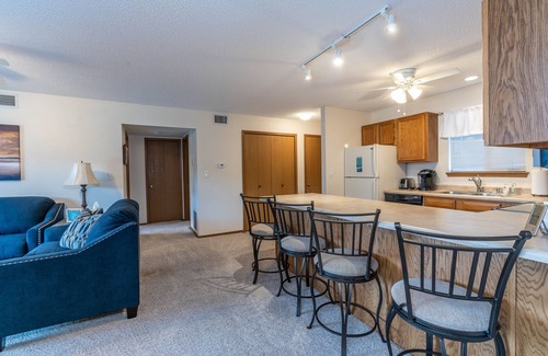 Osage Beach Condo | Unit B7 spacious 4bed/3bath condo perfect lakefront spot for family and friends