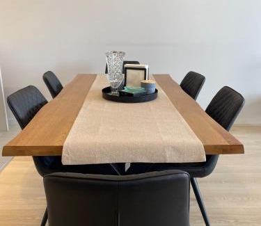 Belconnen Apartment | Unit in Belconnen sleep up to 4 - 2Brm, 2 Bath