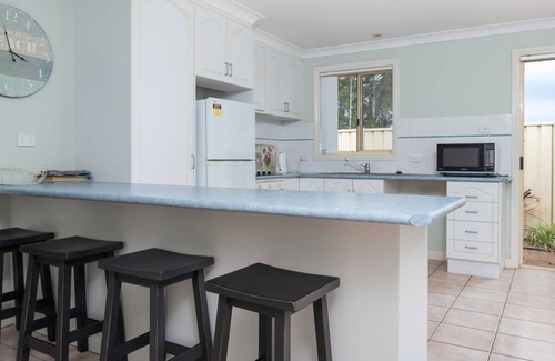 Denhams Beach Apartment | Unit Two in Denham Court- Stunning Beaches minutes away.