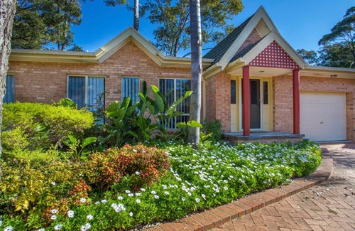 Denhams Beach Apartment | Unit Two in Denham Court- Stunning Beaches minutes away.