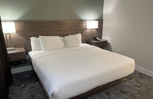 Davis Hotel | University Park Inn & Suites