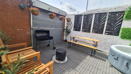 Sunderland House | UnlimitedHotTub,Sauna,Massage,BBQ,Games,Beach
