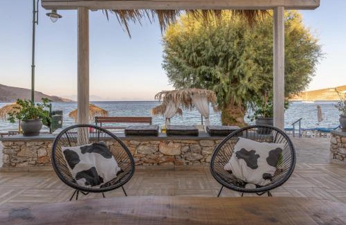 Livadia Apartment | Uno Beachfront Suite