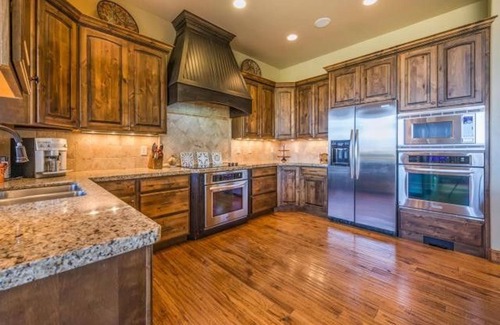 Ogden House | Unobstructed Lake View 10 min to Snowbasin, Sleeps 16