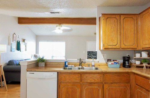 Killeen House | Unplug at our family-friendly home with a spacious yard close to Fort Cavazos!