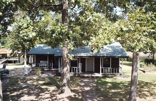 Huxley House | Unplug at The Cabin with family and friends on Toledo Bend near Huxley Bay.