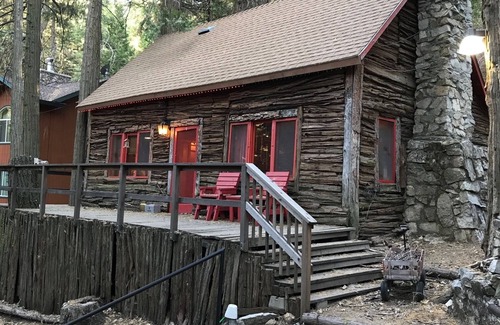 Alta Sierra Cabin | Unplugged Rustic Cabin in the Woods