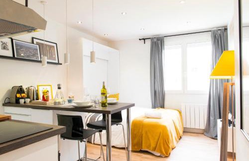 Madeleine-Champ de Mars Apartment | Unsejouranantes - Le Studio Fouré