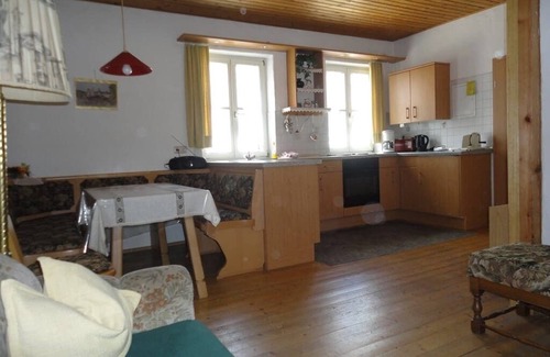 Tirschenreuth Apartment | Unterkunft im ersten Stock mit großer Logia