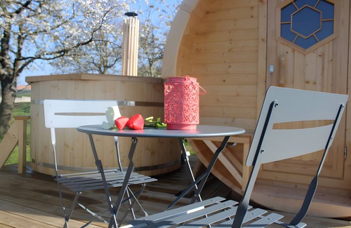 Saint-Michel-Mont-Mercure Cabin | Unusual Barrel So'Happy - Papilles en escapade