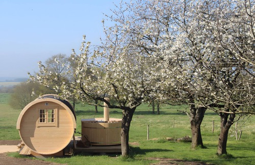 Saint-Michel-Mont-Mercure Cabin | Unusual Barrel So'Happy - Papilles en escapade