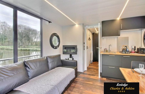 Sarzeau House | Unusual ecolodge surrounded by nature 5 minutes from the beach