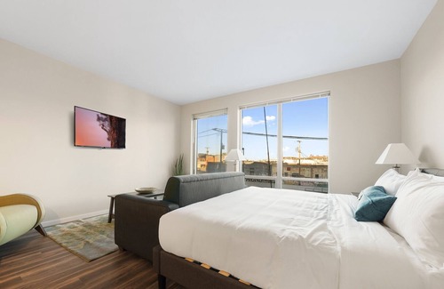 Crossroads Arts District Condo | Unwind and Relax with Our All-Inclusive Resort-Style Vacation 337