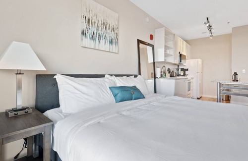 Crossroads Arts District Condo | Unwind and Relax with Our All-Inclusive Resort-Style Vacation 337