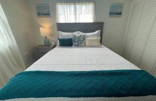 Runaway Bay House | Unwind at Idyllic Escape!