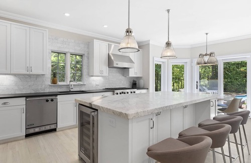 East Hampton House | Unwind at this timeless estate featuring a chefs kitchen, classic.