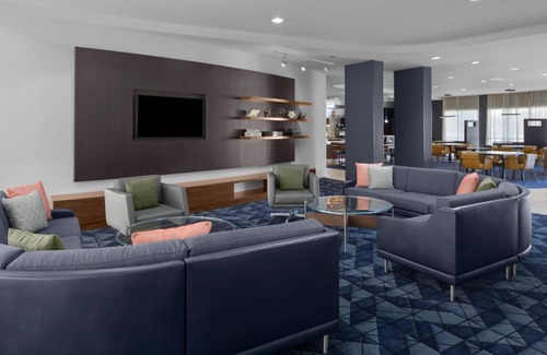 Oldsmar Hotel | Unwind by the waterfall and explore Clearwater beaches | 3 Units