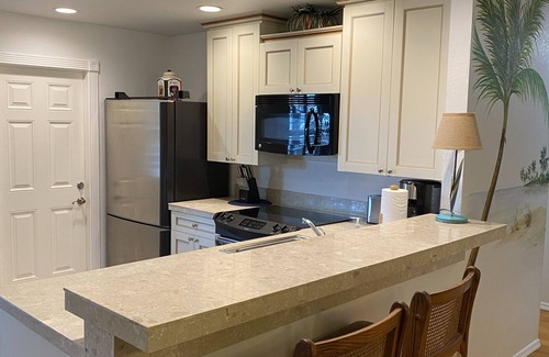 Crescent Beach House | UNWIND ! - Direct Ocean 2 Bedroom OCEANVIEW