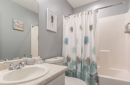 Riverdale House | Unwind in a Modern Riverdale Home