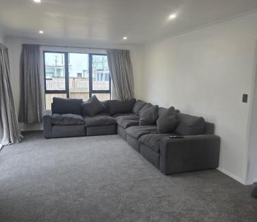 Trentham House | Unwind in Comfort and Style
