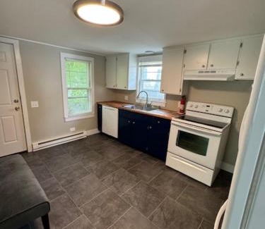 Nims House | Unwind in Lakeside - Cozy Beach Town 2 BR, 1 BA