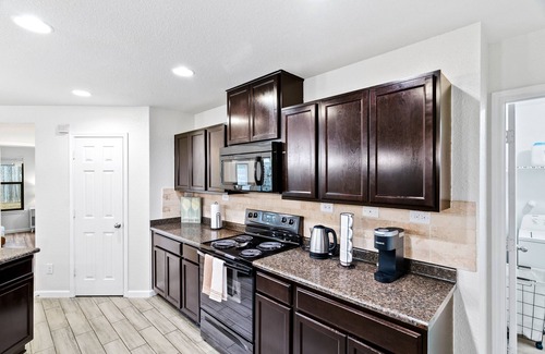San Antonio House | Unwind in Style and Comfort by RedAwning