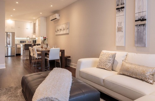 Mile End Condo | Unwind in Style at a Luxurious, Modern Condo