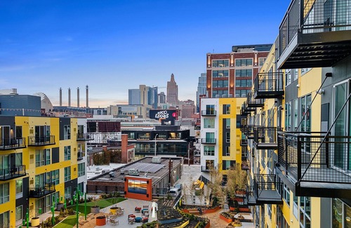 Crossroads Arts District Condo | Unwind in Style: Beautifully Appointed Oasis Close to Kauffman Stadium 336