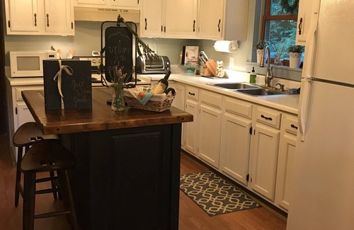 Whitehall House | Unwind overlooking the tranquil beauty of Hills Pond