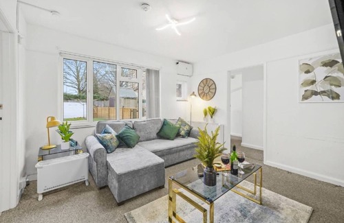 Chelmsford Apartment | Unwind @ Prime Apartment - Chelmsford