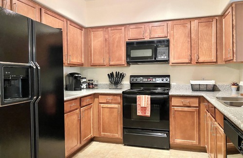 North Scottsdale Condo | Unwind w/King bed, pool, hot tub & free parking