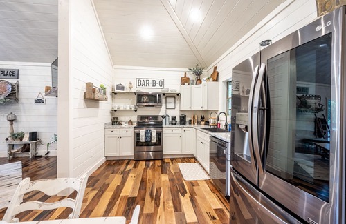Broken Bow Cabin | Up Chic Creek: Sleeps 6, Creekside, Swim Hole, Fireplaces, Hot Tub, Pet Friendly