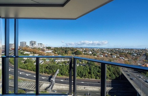 Newton Apartment | Up in the cloud with entire view of Ponsonby