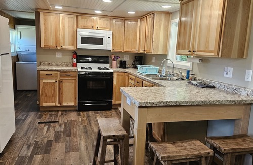Rumely Cottage | UP Sunrise Cottages #6 - Family Friendly Resort