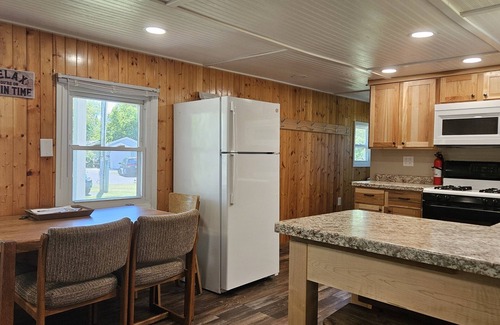 Rumely Cottage | UP Sunrise Cottages #6 - Family Friendly Resort