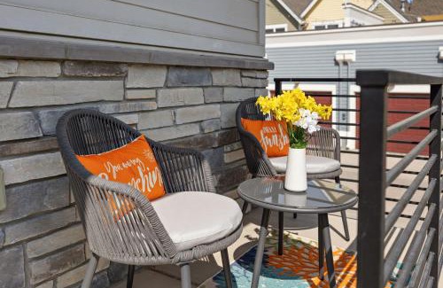 Old Town North House | Upbeat Retreat - Enjoy Bikes, Brews and Mtn Peaks!