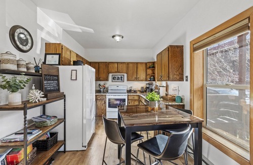 Ouray Condo | "Updated 1 bed 1 bath Downtown Ouray Condo w/AC.”
