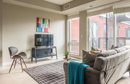 Nicollet Island Apartment | Updated 1BR Apt near the Mississippi River