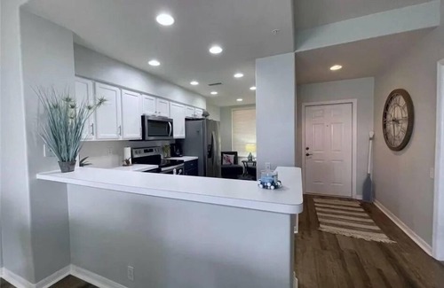 Tropical Cove Condo | Updated 2 Bed/Bath Beautiful Golfcourse Condo with full amenities! Fort Meyers